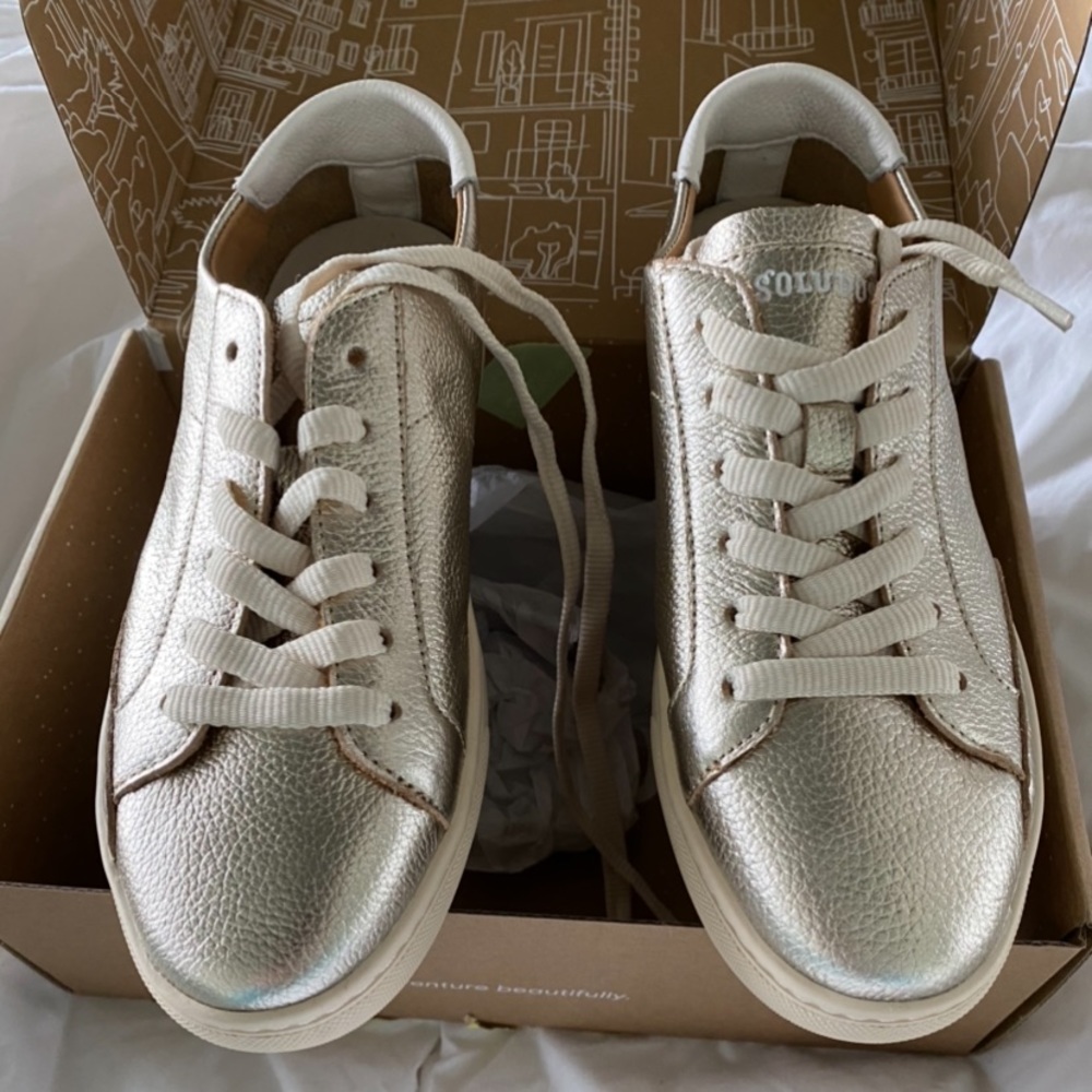 Size 7.5 Platinum Ibiza Soludos Sneakers